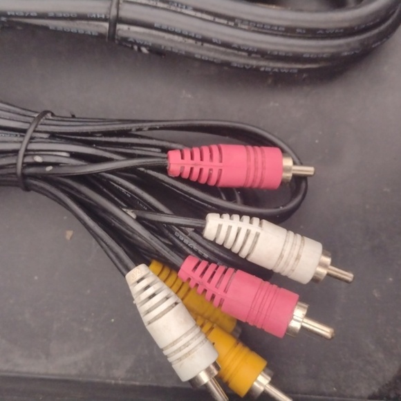 VCR/DVD & Digital Satellite Cable - Picture 2 of 3